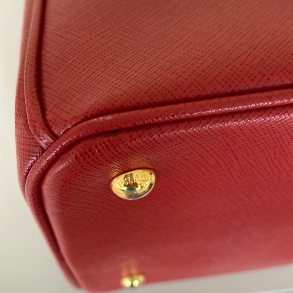 Authentic Prada Extra large Galleria Tote - Picture 15 of 16